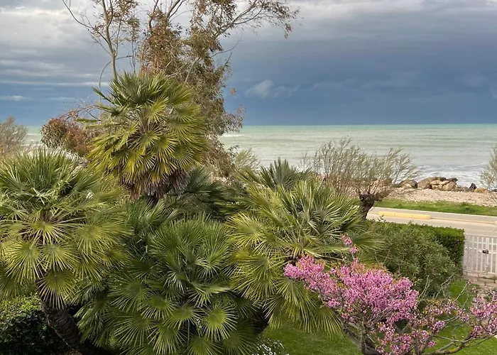 I Versi Del Mare Alojamento de Acomodação e Pequeno-almoço Roseto Degli Abruzzi